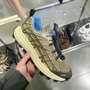 DIOR