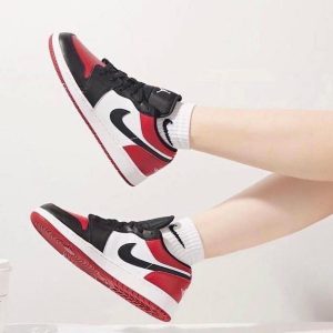 Air Jordan 1 Low “Bred Toe”