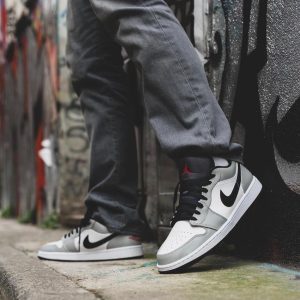 Air jordan 1 low Light smoke Grey