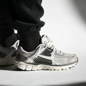 Nike Zoom Vomero 5 Cobblestone Flat Pewter